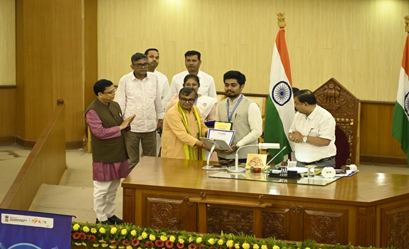 Ratan Lal Nath stresses youth role in strengthening democracy